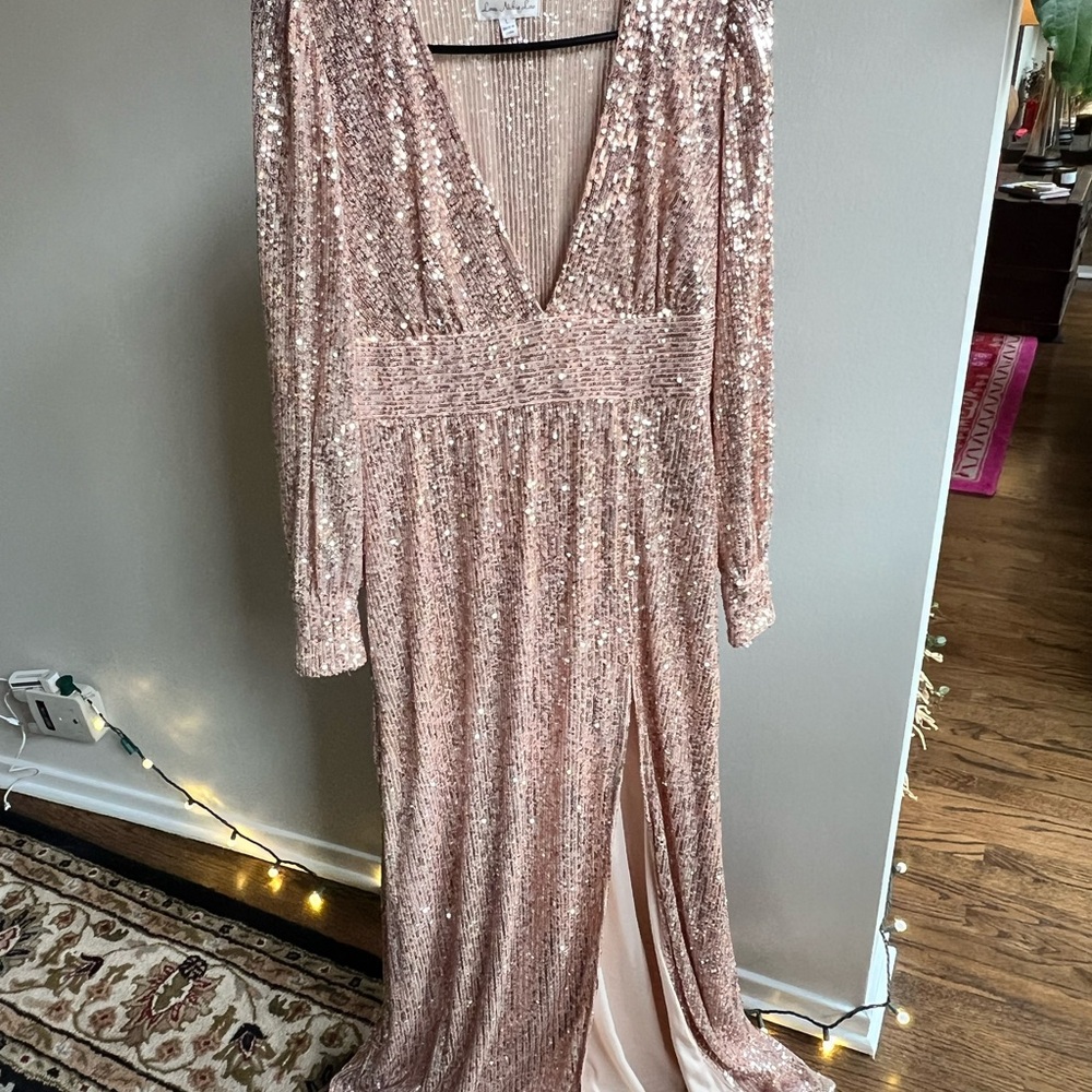 Rose Golf Sequin V-Neck Gown Black Tie
